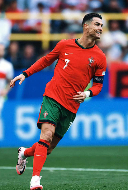 英超第17轮：哈兰德闪电破门，追平C罗英超进球纪录